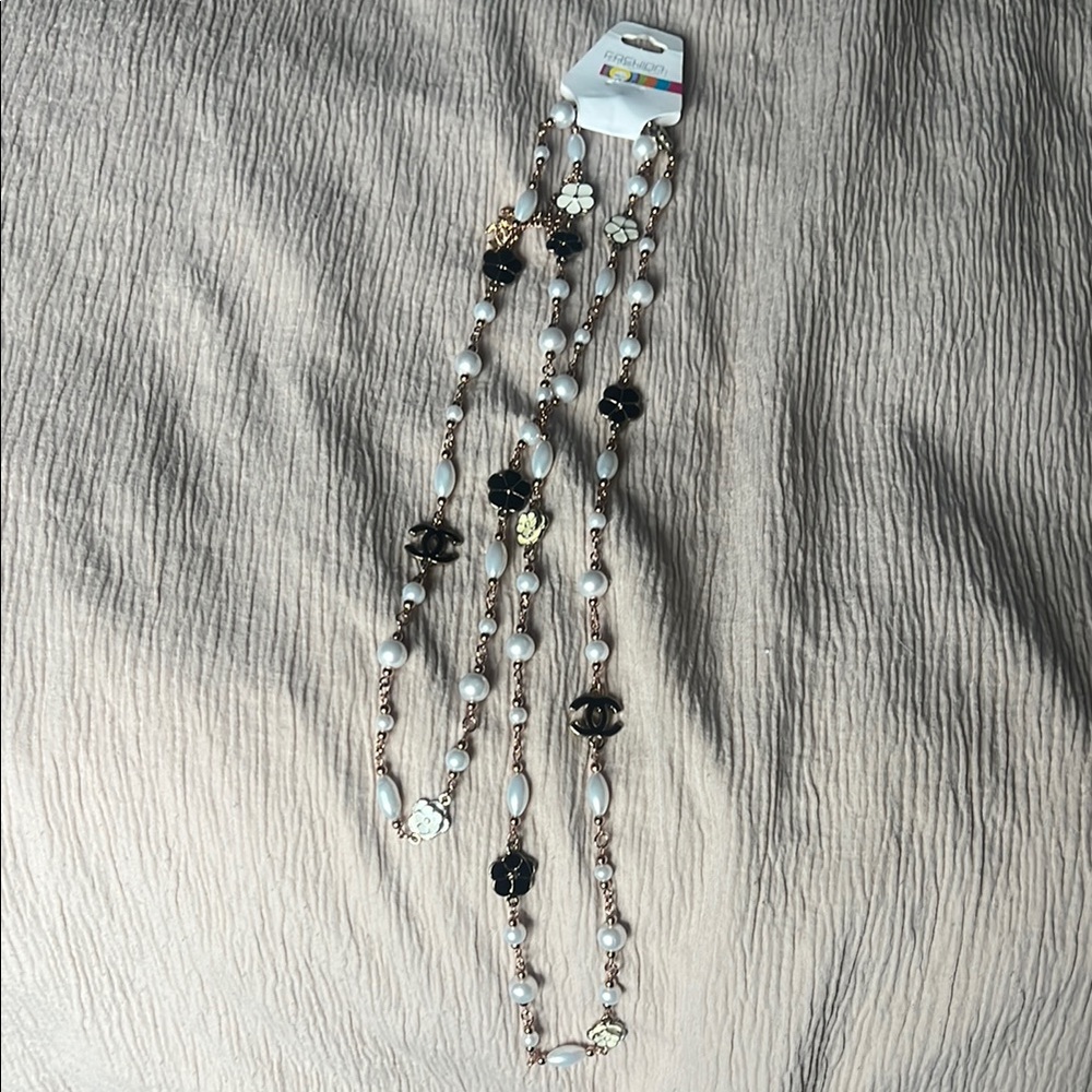 Elegant Black and White Beaded Necklace